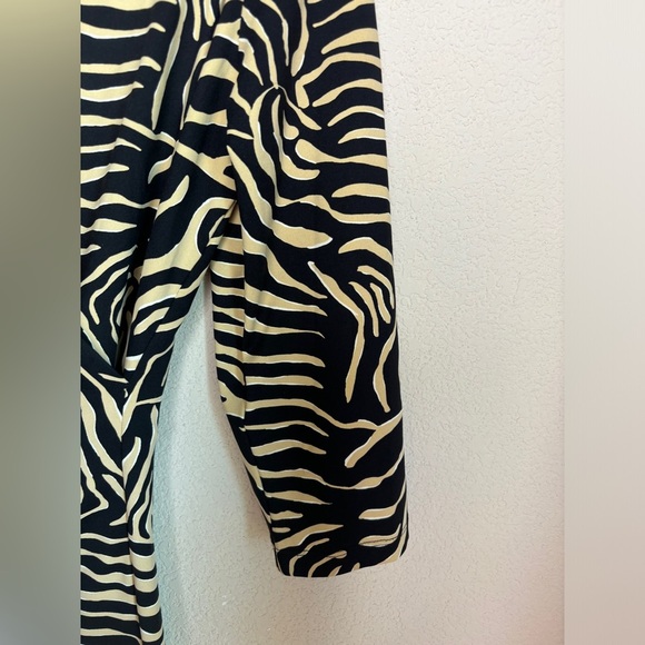 J. McLaughlin Zebra Animal Print Catalina Cloth Stretch Faux Wrap Dress M - Picture 4 of 9